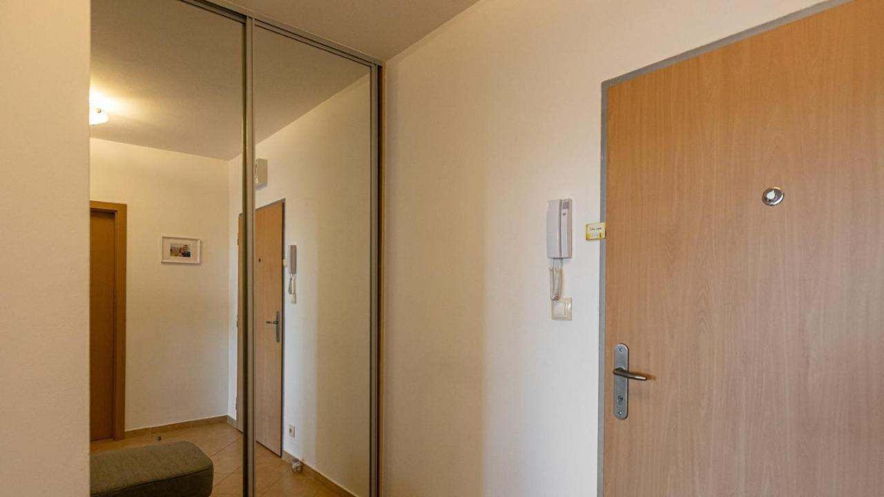 2 Room Apartment With Terrace, New Building, Jegeho Bratysława Zewnętrze zdjęcie