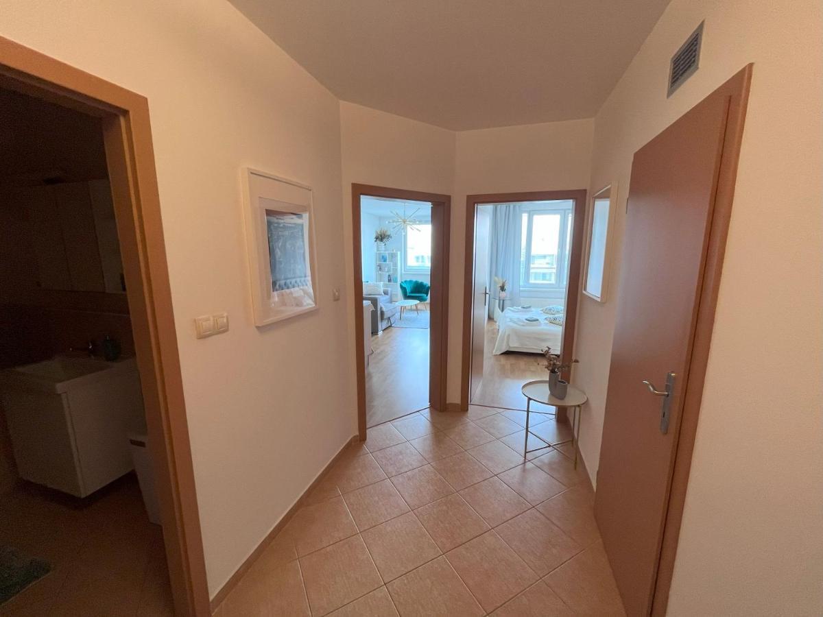 2 Room Apartment With Terrace, New Building, Jegeho Bratysława Zewnętrze zdjęcie