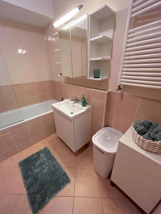 2 Room Apartment With Terrace, New Building, Jegeho Bratysława Zewnętrze zdjęcie