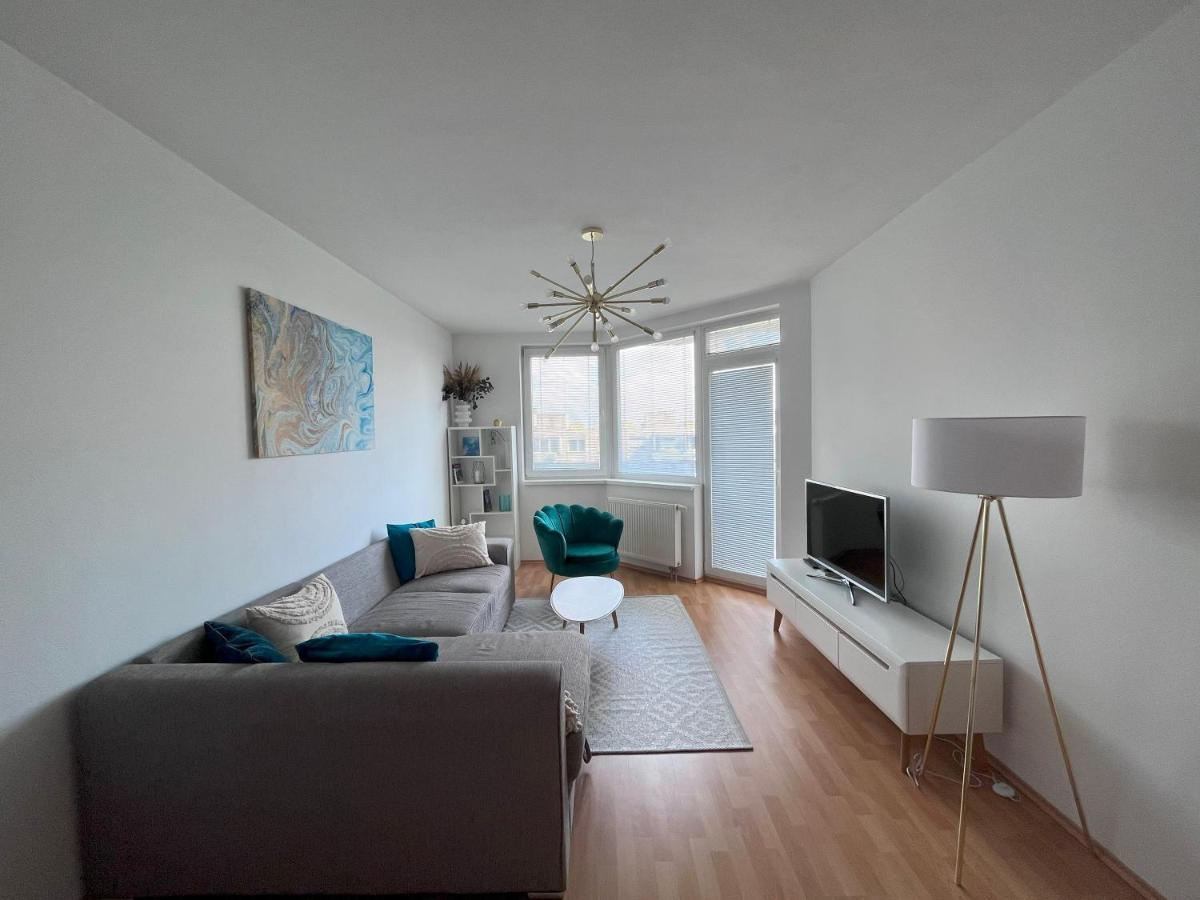 2 Room Apartment With Terrace, New Building, Jegeho Bratysława Zewnętrze zdjęcie