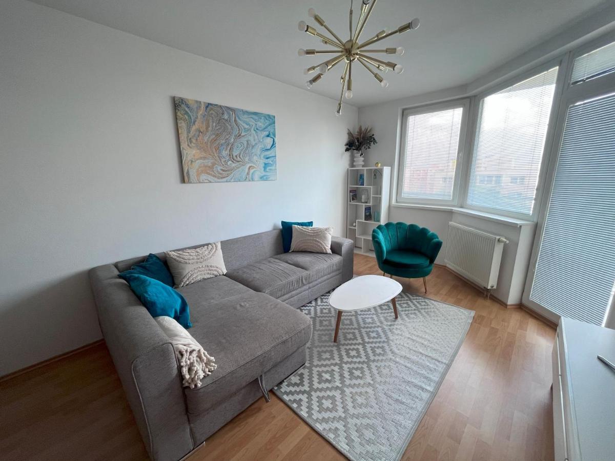 2 Room Apartment With Terrace, New Building, Jegeho Bratysława Zewnętrze zdjęcie