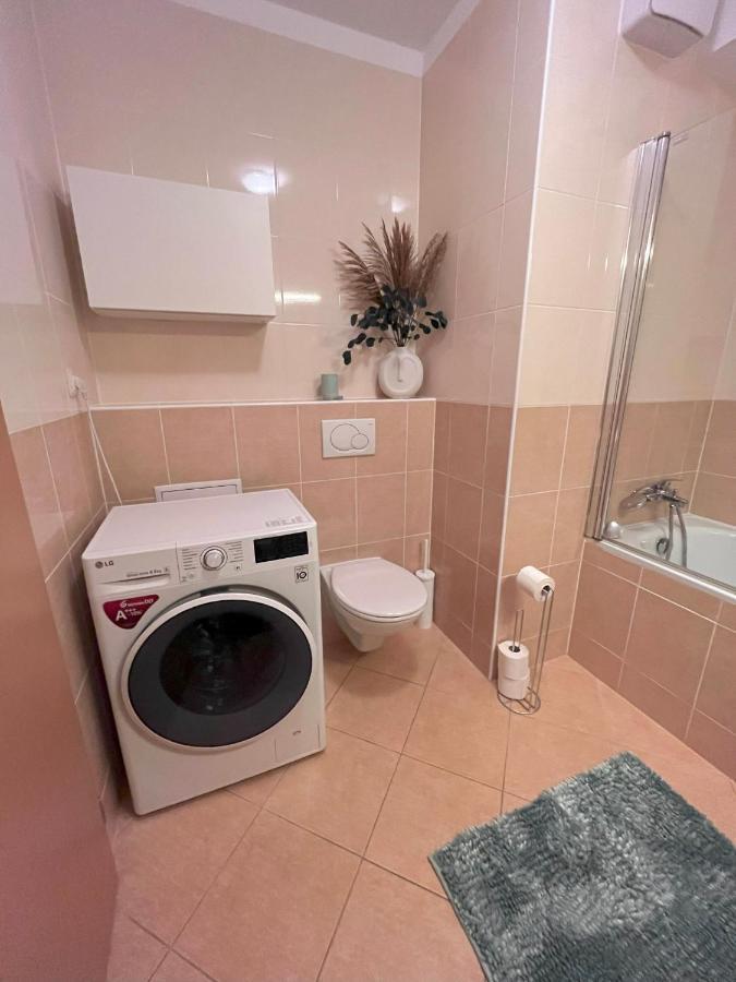 2 Room Apartment With Terrace, New Building, Jegeho Bratysława Zewnętrze zdjęcie