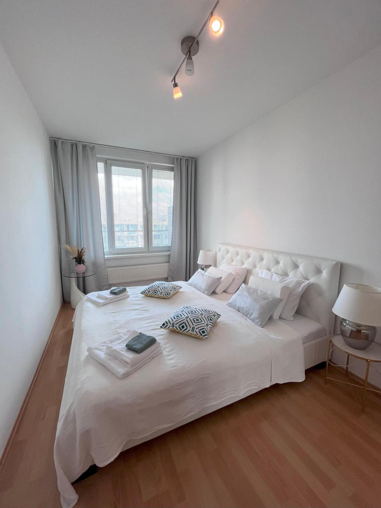 2 Room Apartment With Terrace, New Building, Jegeho Bratysława Zewnętrze zdjęcie