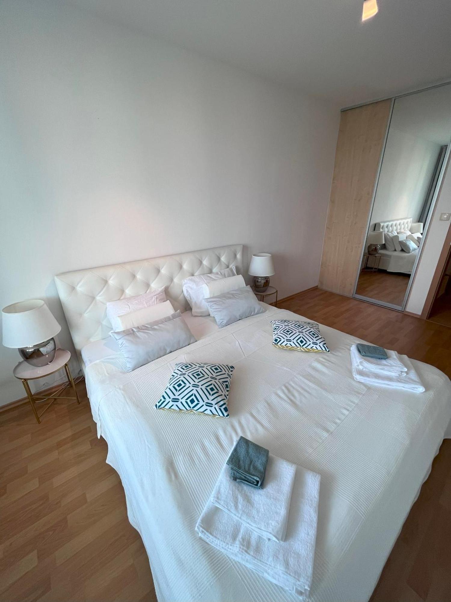 2 Room Apartment With Terrace, New Building, Jegeho Bratysława Zewnętrze zdjęcie